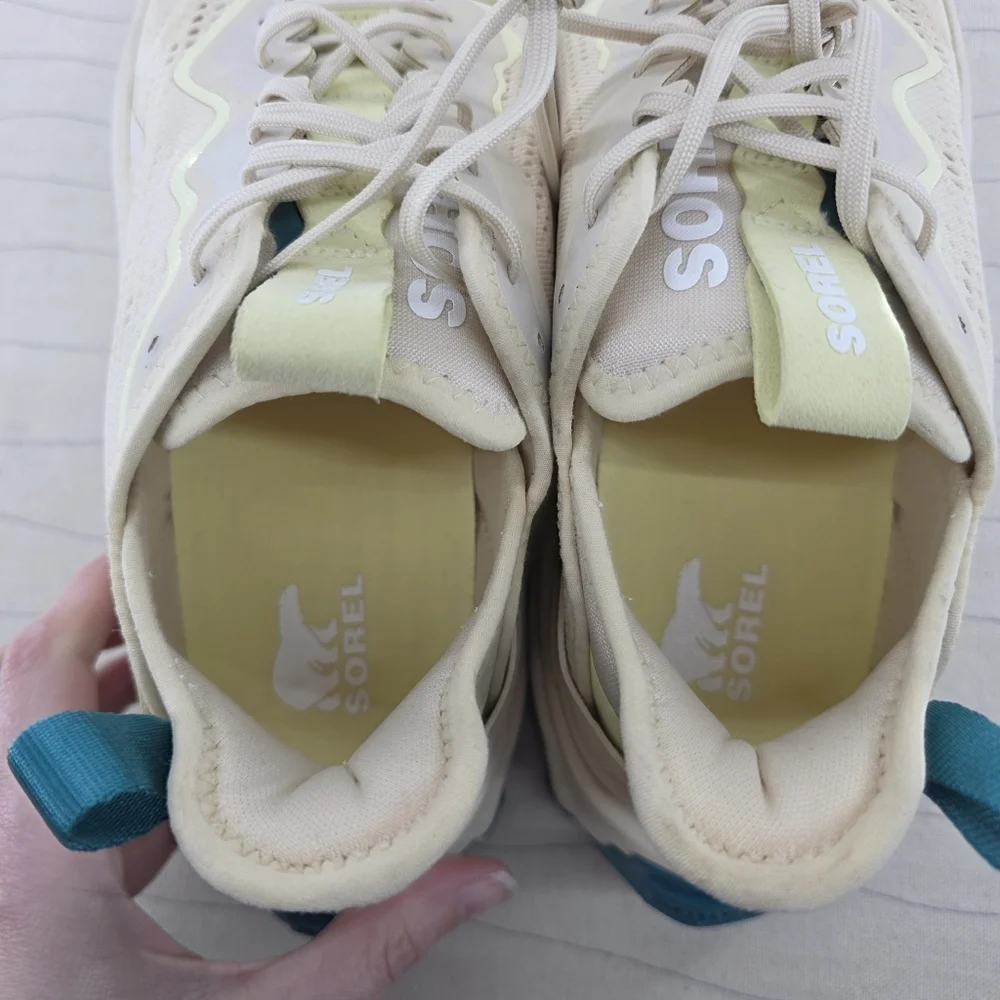 Sorel Womens Kinetic Breakthru Tech Cream Teal Trail Running Shoes Size 9.5 EUC